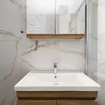 Oval Elegant By Binobi! *