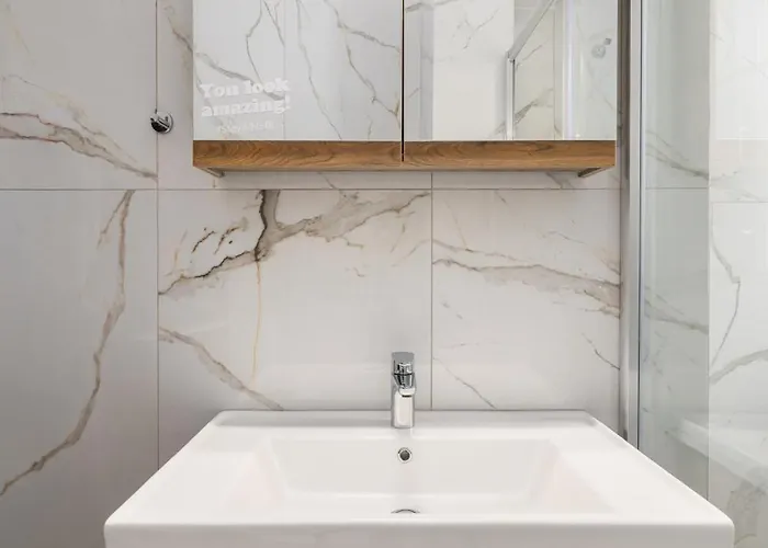 Oval Elegant By Binobi! *